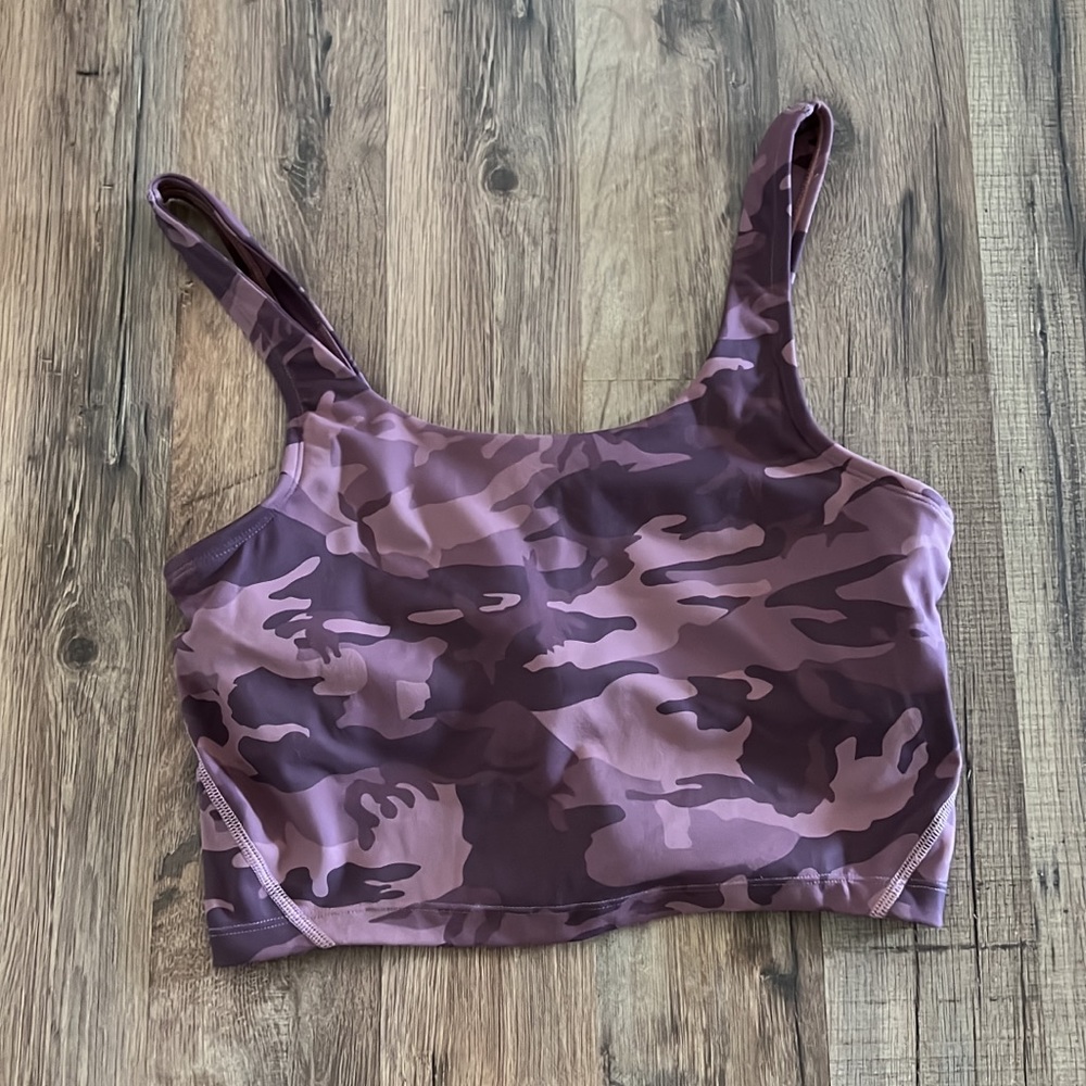Womens medium athletic workout top, never worn.